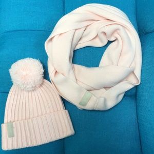 🌸Calvin Klein hat and scarf set